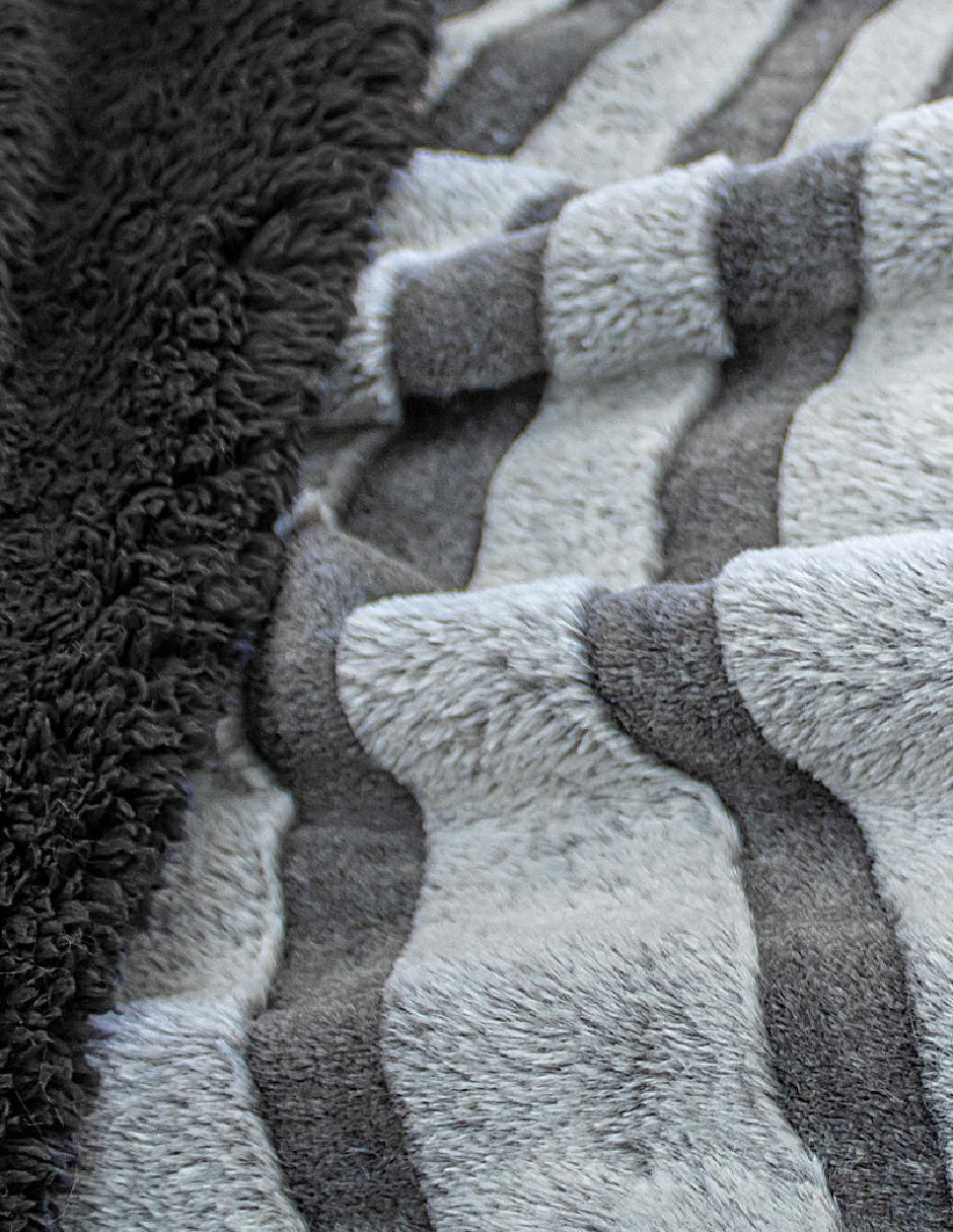 Cobertor  Dúo Sherpa Titanium estampado a rayas 2