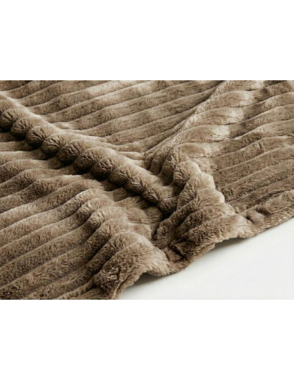 Frazada de tejido suave Luxe Throw Channel 6